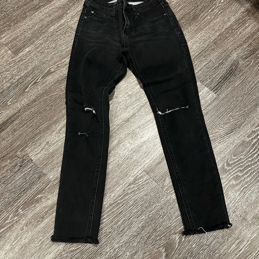 Black Distressed Women's Jeans, cropped, frayed hems